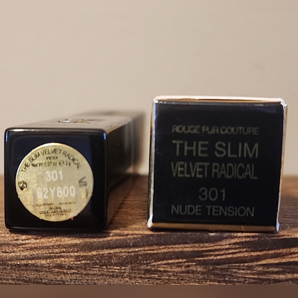 YSL SLIM VELVET RADICAL LIP COLOR - NUDE TENSION - Picture 3 of 5